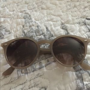 Ray-Ban women’s sunglasses